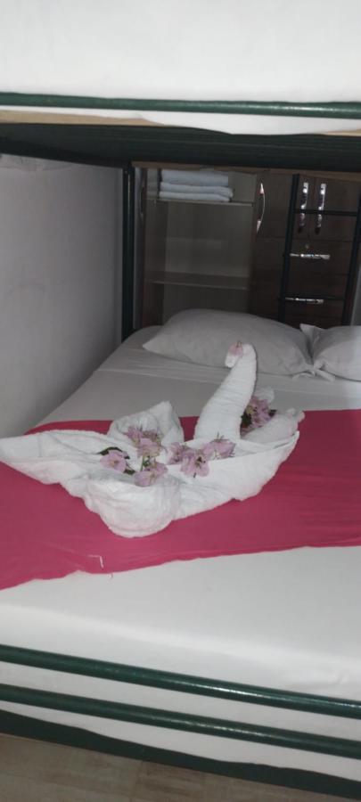 Cabinas Smith Cahuita Eksteriør bilde